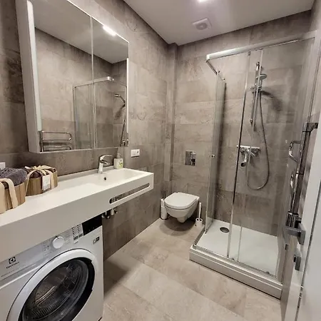 New Apartment,free Parking In The Center